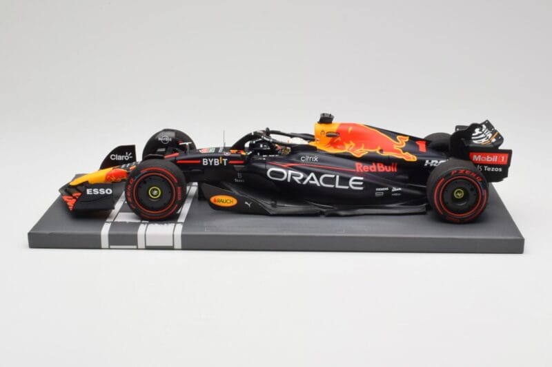 Red Bull RB18 Oracle #1 M. Verstappen Italian GP 2022 Winner Minichamps 1:18 113221601 Rășină