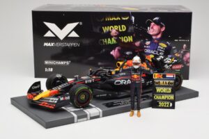 Red Bull RB18 Oracle #1 M. Verstappen Japanese GP 2022 World Champion Minichamps 1:18 113221801 Rășină - imaginea 7 din 7