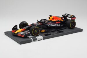 Red Bull RB18 Oracle #1 M. Verstappen US GP 2022 Winner Minichamps 1:18 113221901 Rășină - imaginea 2 din 7