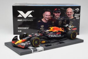 Red Bull RB18 Oracle #1 M. Verstappen US GP 2022 Winner Minichamps 1:18 113221901 Rășină - imaginea 7 din 7