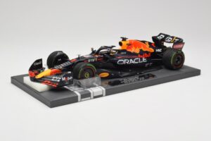 Red Bull RB18 #1 M. Verstappen Emilia Romagna GP 2022 Winner Minichamps 1:18 113220401 Rășină - imaginea 2 din 7