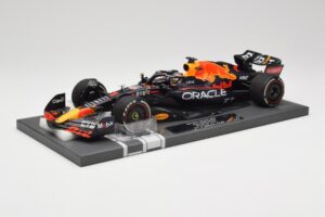 Red Bull RB18 #1 M. Verstappen Miami GP 2022 Winner Minichamps 1:18 113220301 Rășină - imaginea 2 din 7