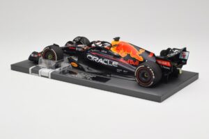 Red Bull RB18 #1 M. Verstappen Miami GP 2022 Winner Minichamps 1:18 113220301 Rășină - imaginea 5 din 7