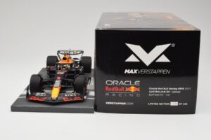 Red Bull RB19 Oracle #1 M. Verstappen Australian GP 2023 Winner Minichamps 1:18 113230301 Rășină - imaginea 6 din 7