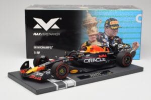 Red Bull RB19 Oracle #1 M. Verstappen British GP 2023 Winner Minichamps 1:18 113231101 Rășină - imaginea 7 din 7