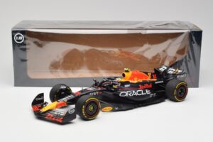 Red Bull RB19 #11 S. Perez Italian GP 2nd 2023 Minichamps 1:18 110231511 Metal - imaginea 2 din 6