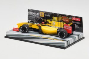 Renault R30 #11 R. Kubica Race Car 2010 Minichamps 1:43 403100081 Metal - imaginea 3 din 6
