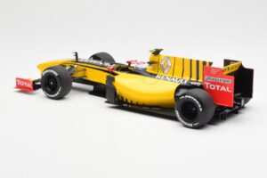 Renault F1 Team R30 #11 V. Petrov Showcar F1 2010 Minichamps 1:18 150100082 Metal - imaginea 5 din 6