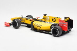 Renault R30 R. Kubica / V. Petrov F1 Showcar 2010 Minichamps 1:18 7711428831 Metal - imaginea 5 din 6