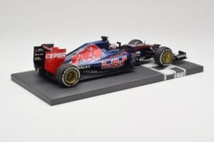 Scuderia Toro Rosso STR10 Renault #33 M. Verstappen Australian GP 2015 Minichamps 1:18 117150033 Rășină - imaginea 3 din 7