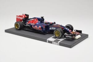 Scuderia Toro Rosso STR10 Renault #33 M. Verstappen Australian GP 2015 Minichamps 1:18 117150033 Rășină - imaginea 4 din 7