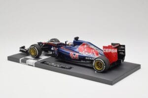 Scuderia Toro Rosso STR10 Renault #33 M. Verstappen Australian GP 2015 Minichamps 1:18 117150033 Rășină - imaginea 5 din 7