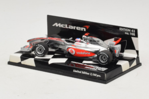 Vodafone McLaren Mercedes MP4-25 J. Button F1 Showcar 2010 Minichamps 1:43 530104371 Metal - imaginea 3 din 5