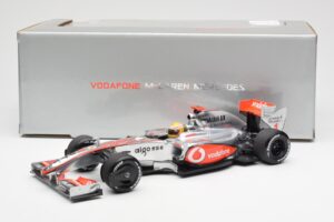 McLaren MP4-24 #1 L. Hamilton 2009 Dealer Edition Minichamps 1:18 503091801 Metal - imaginea 6 din 6