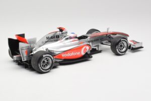 McLaren MP4-25 Vodafone #1 J. Button F1 2010 Minichamps 1:18 530101871-R1 Metal - imaginea 2 din 7