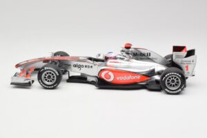 McLaren MP4-25 Vodafone #1 J. Button F1 2010 Minichamps 1:18 530101871-R1 Metal - imaginea 3 din 7