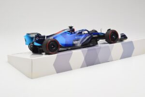Williams FW44 Mercedes #23 A. Albon Bahrain GP 2022 Case Edition Minichamps 1:18 147220123 Rășină - imaginea 3 din 7