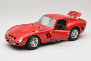 Ferrari 250 GTO Roșu Bburago 1:18 B003 Metal - imaginea 2 din 8