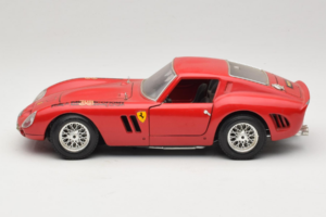 Ferrari 250 GTO Roșu Bburago 1:18 B003 Metal - imaginea 4 din 8