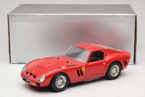 Ferrari 250 GTO Roșu Bburago 1:18 B003 Metal - imaginea 8 din 8