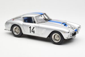 Ferrari 250 GT SWB #14 P. Noblet / J. Guichet Team Noblet 3rd Place 24 Hours of Le Mans 1961 CMC 1:18 M-079 Metal - imaginea 4 din 6