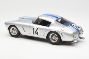 Ferrari 250 GT SWB #14 P. Noblet / J. Guichet Team Noblet 3rd Place 24 Hours of Le Mans 1961 CMC 1:18 M-079 Metal - imaginea 5 din 6