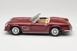 Ferrari 250 GT California Spider LWB Roșu Închis Hot Wheels 1:18 25727 Metal - imaginea 4 din 8