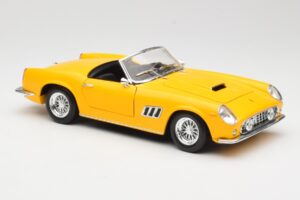 Ferrari 250 GT California Spider Galben Hot Wheels 1:18 23905 Metal - imaginea 6 din 8