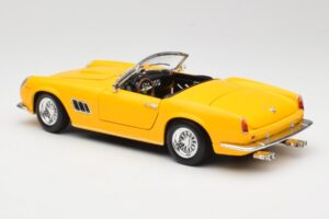 Ferrari 250 GT California Spider Galben Hot Wheels 1:18 23905 Metal - imaginea 7 din 8