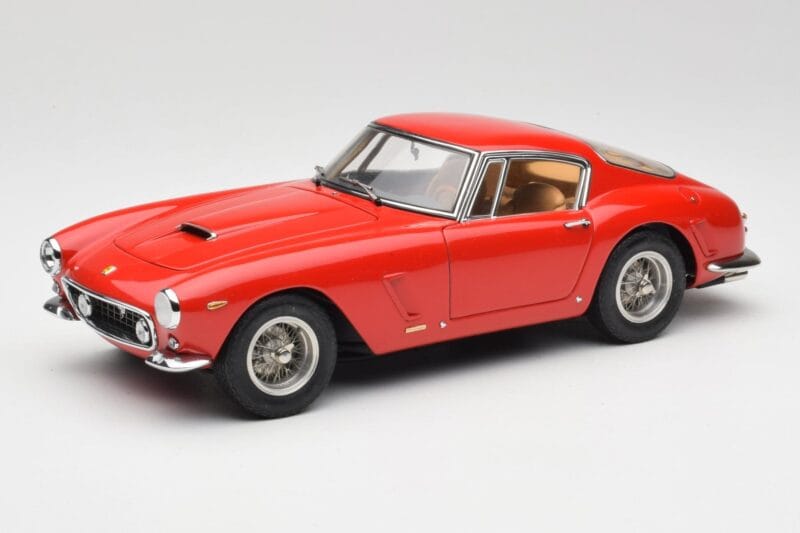 Ferrari 250 GT SWB Roșu CMC 1:18 M-046 Metal