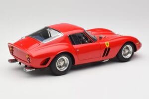 Ferrari 250 GTO London Show Roșu CMC 1:18 M-256 Metal - imaginea 2 din 6