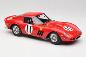 Ferrari 250 GTO #11 J. Surtees / M. Parkes Paris 1000km 1962 CMC 1:18 M-249 Metal - imaginea 4 din 6