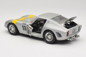 Ferrari 250 GTO #172 L. Bianchi / G. Berger Tour de France 1962 Argintiu Ediție Limitată Bburago 1:18 3011-S1 Metal - imaginea 5 din 8
