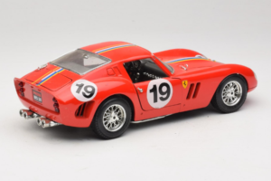 Ferrari 250 GTO #19 Roșu Dungi 1962 Bburago 1:18 3011-P3 Metal - imaginea 3 din 8