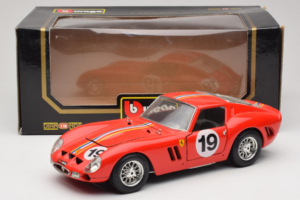Ferrari 250 GTO #19 Roșu Dungi 1962 Bburago 1:18 3011-P3 Metal - imaginea 8 din 8