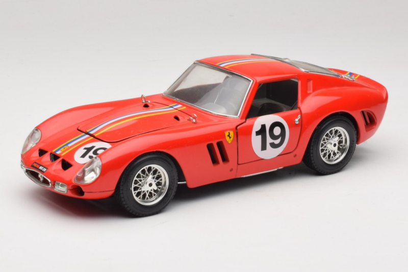 Ferrari 250 GTO #19 Roșu Dungi 1962 Bburago 1:18 3011-P3 Metal