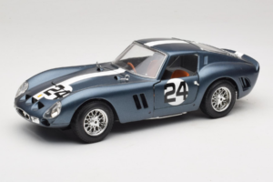 Ferrari 250 GTO #24 Albastru Dungă Albă 1962 Bburago 1:18 3011-B2 Metal