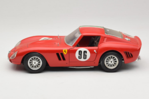 Ferrari 250 GTO #96 Roșu Steag Italian 1962 Bburago 1:18 3011-P2 Metal - imaginea 4 din 8