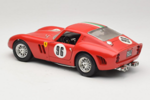 Ferrari 250 GTO #96 Roșu Steag Italian 1962 Bburago 1:18 3011-P2 Metal - imaginea 7 din 8