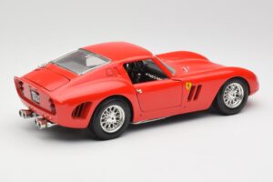Ferrari 250 GTO Roșu Bburago 1:18 3011 Metal - imaginea 3 din 8
