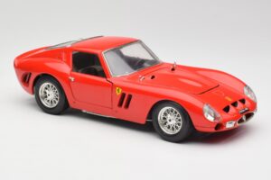 Ferrari 250 GTO Roșu Bburago 1:18 3011 Metal - imaginea 6 din 8