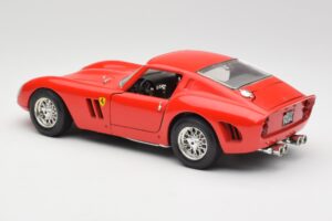 Ferrari 250 GTO Roșu Bburago 1:18 3011 Metal - imaginea 7 din 8