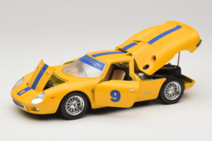 Ferrari 250 LM #9 Galben 1965 Bburago 1:18 3033-Y1 Metal - imaginea 2 din 8