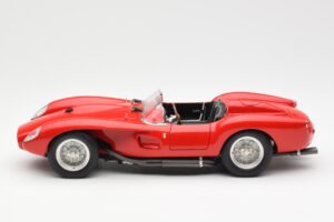 Ferrari 250 Testa Rossa Pontoon Fender Roșu CMC 1:18 M-071 Metal - imaginea 3 din 6