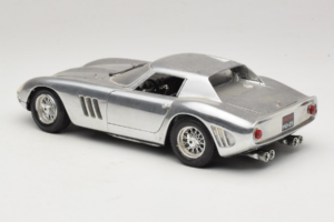 Ferrari 275 GTB Chrome Argintiu Guiloy 1:18 B004 Metal - imaginea 7 din 8