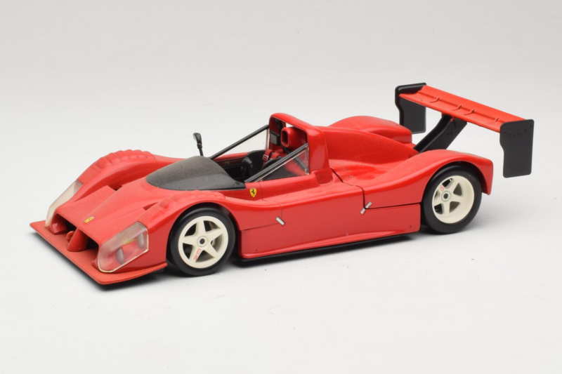 Ferrari 333 SP Roșu Cu Jante Albe Hot Wheels 1:18 29230 Metal