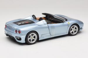 Ferrari 360 Spider Albastru The Italian Job Hot Wheels 1:18 P9905 Metal - imaginea 2 din 6