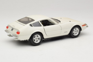 Ferrari 365 GTB/4 Daytona Berlina Alb Techno Giodi 1:18 74007 Metal - imaginea 3 din 8