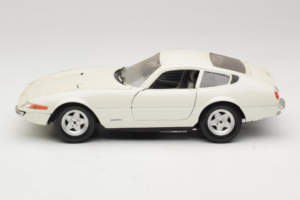 Ferrari 365 GTB/4 Daytona Berlina Alb Techno Giodi 1:18 74007 Metal - imaginea 4 din 8