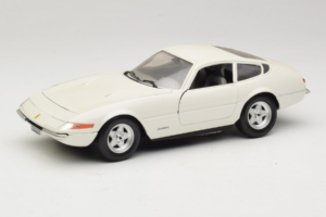 Ferrari 365 GTB/4 Daytona Berlina Alb Techno Giodi 1:18 74007 Metal